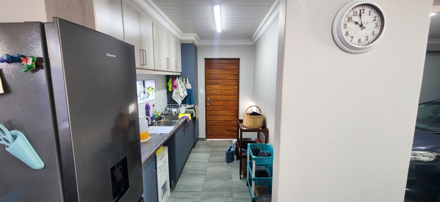 3 Bedroom Property for Sale in Dana Bay Western Cape